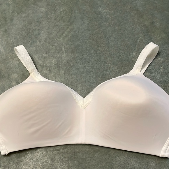 Warners Bra - Picture 1 of 3